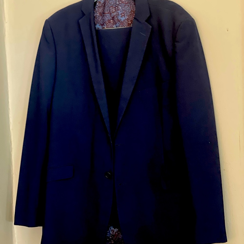 Well kept Suit of Blue and Paisley lining.